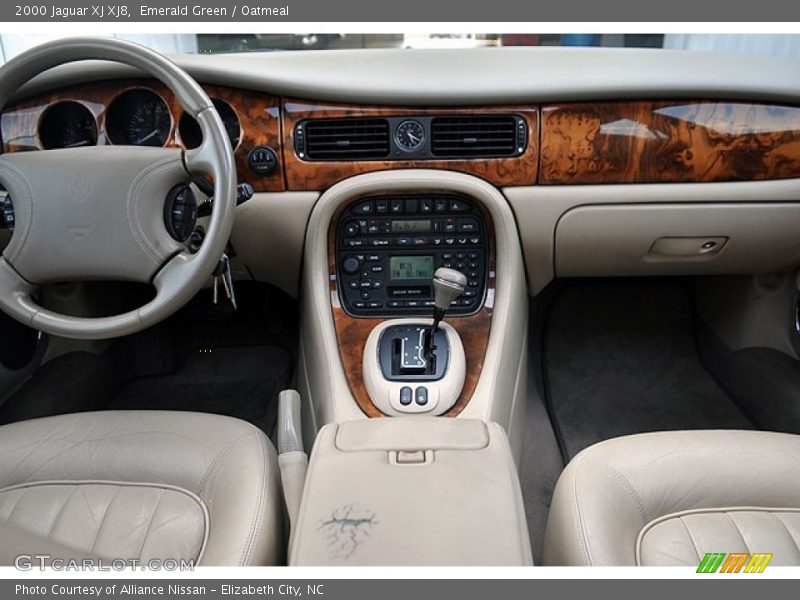 Dashboard of 2000 XJ XJ8