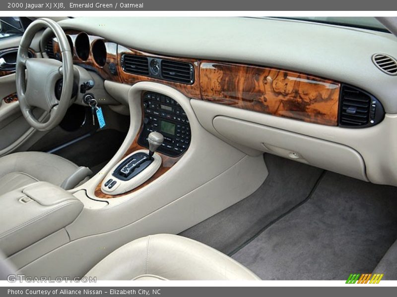 Dashboard of 2000 XJ XJ8