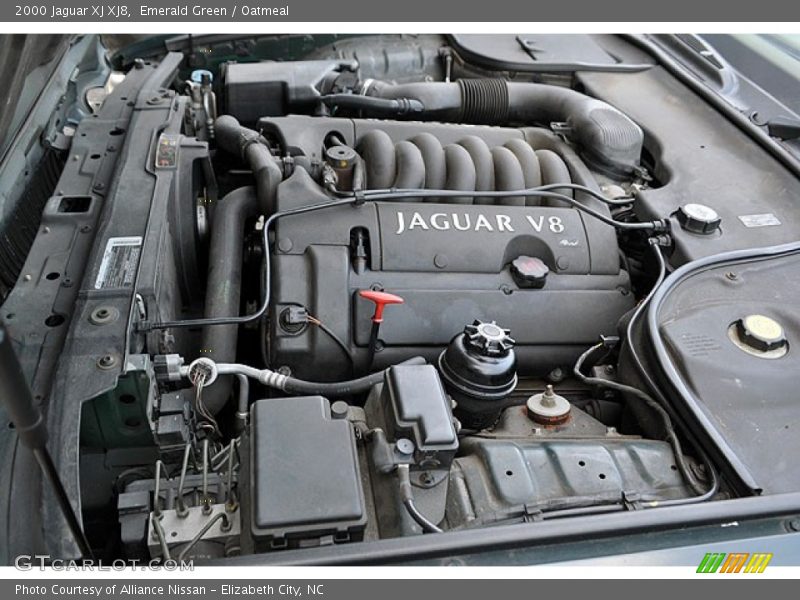  2000 XJ XJ8 Engine - 4.0 Liter DOHC 32-Valve V8