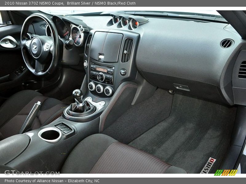Dashboard of 2010 370Z NISMO Coupe