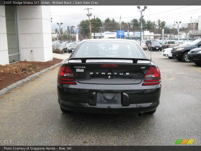Brilliant Black / Dark Slate Gray 2005 Dodge Stratus SXT Sedan