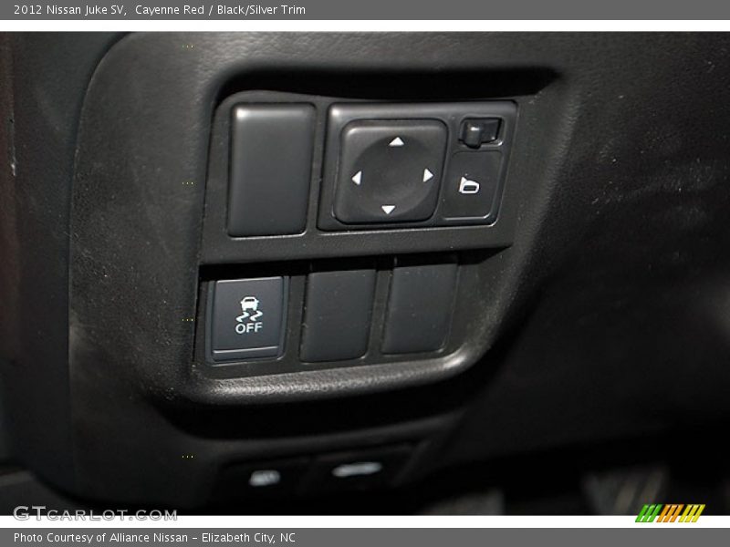 Cayenne Red / Black/Silver Trim 2012 Nissan Juke SV