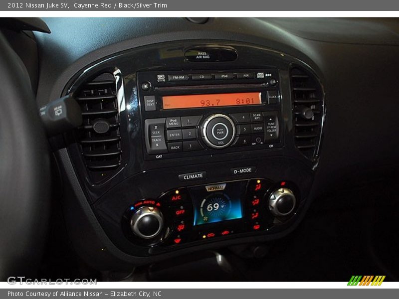Cayenne Red / Black/Silver Trim 2012 Nissan Juke SV