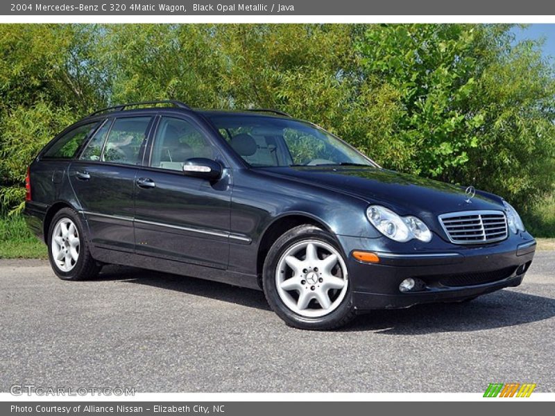 Front 3/4 View of 2004 C 320 4Matic Wagon