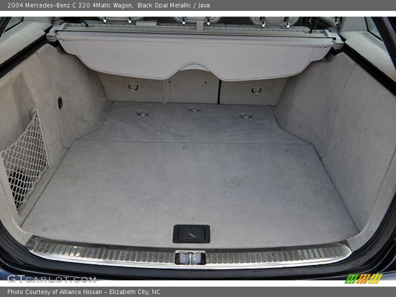  2004 C 320 4Matic Wagon Trunk