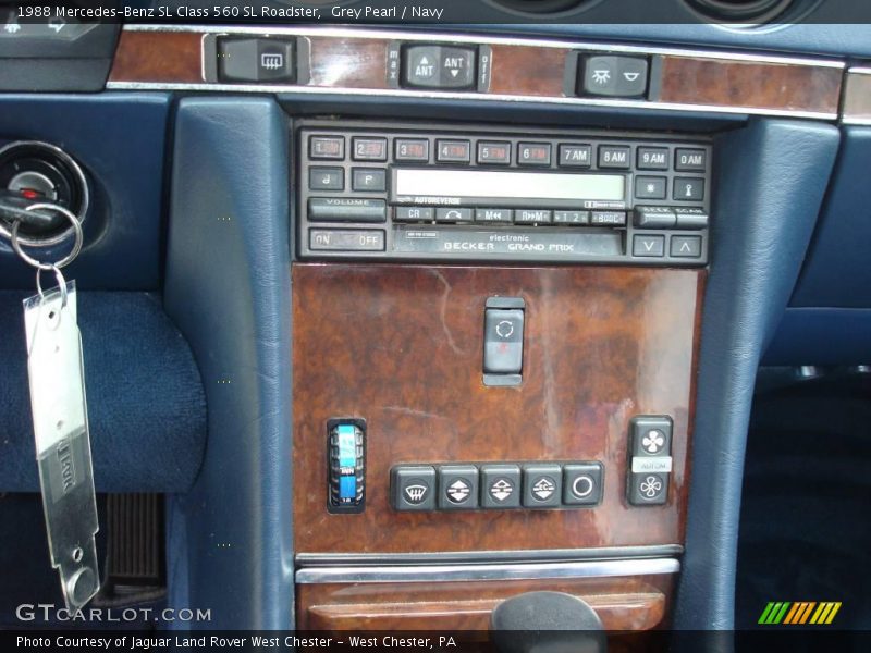 Grey Pearl / Navy 1988 Mercedes-Benz SL Class 560 SL Roadster