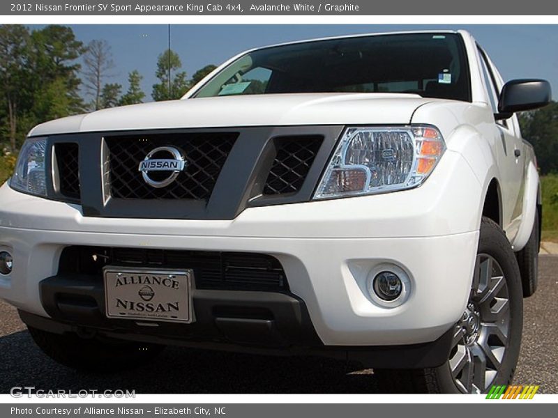 Avalanche White / Graphite 2012 Nissan Frontier SV Sport Appearance King Cab 4x4