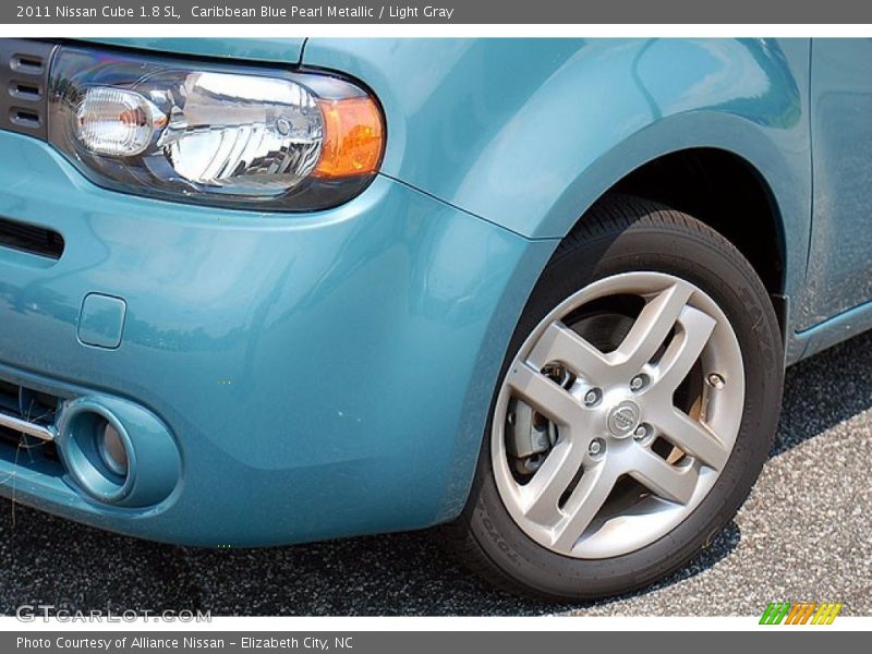 Caribbean Blue Pearl Metallic / Light Gray 2011 Nissan Cube 1.8 SL