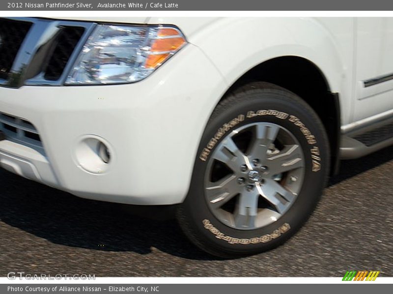 Avalanche White / Cafe Latte 2012 Nissan Pathfinder Silver