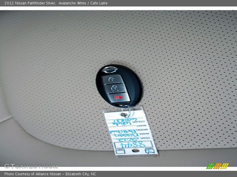 Avalanche White / Cafe Latte 2012 Nissan Pathfinder Silver