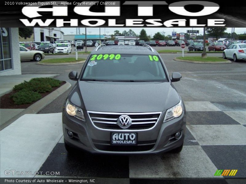 Alpine Grey Metallic / Charcoal 2010 Volkswagen Tiguan SEL