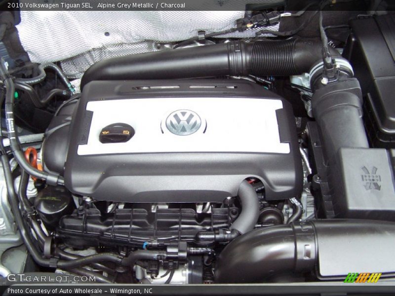 Alpine Grey Metallic / Charcoal 2010 Volkswagen Tiguan SEL