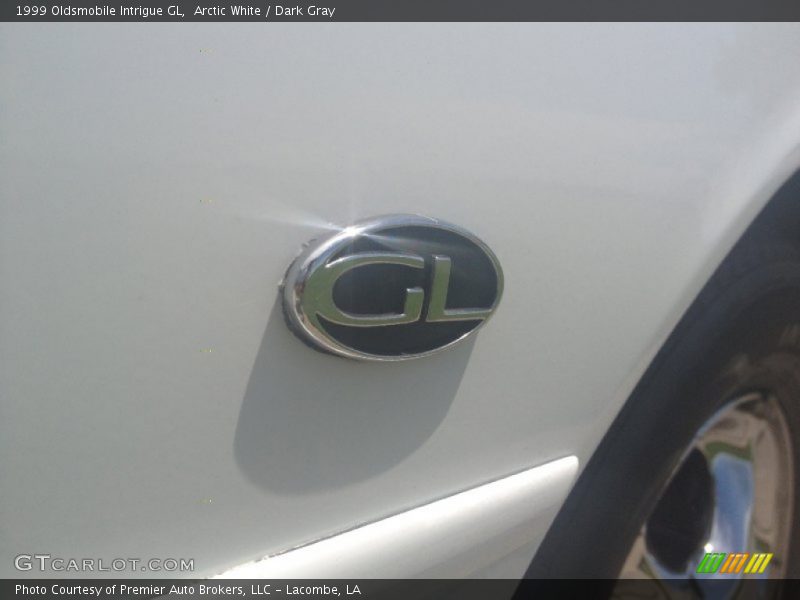 Arctic White / Dark Gray 1999 Oldsmobile Intrigue GL