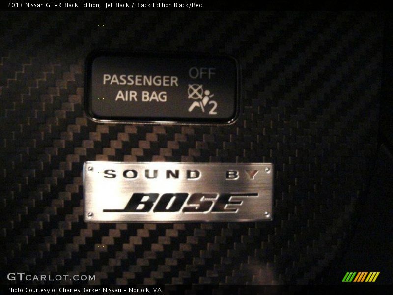 Audio System of 2013 GT-R Black Edition