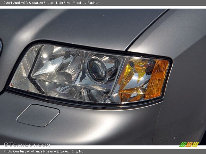 Headlight - 2004 Audi A6 3.0 quattro Sedan