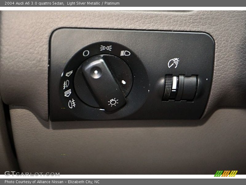 Controls of 2004 A6 3.0 quattro Sedan