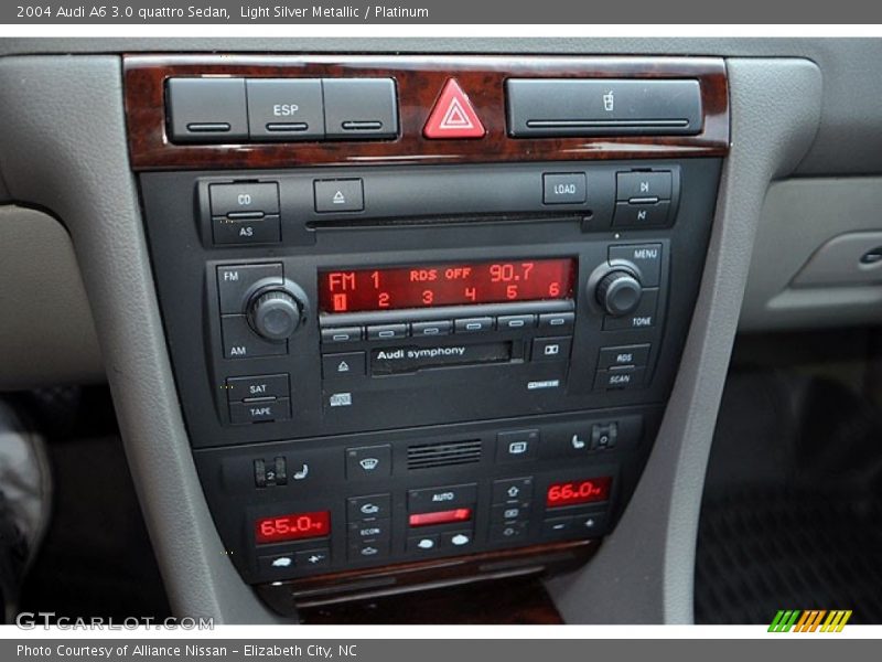 Controls of 2004 A6 3.0 quattro Sedan