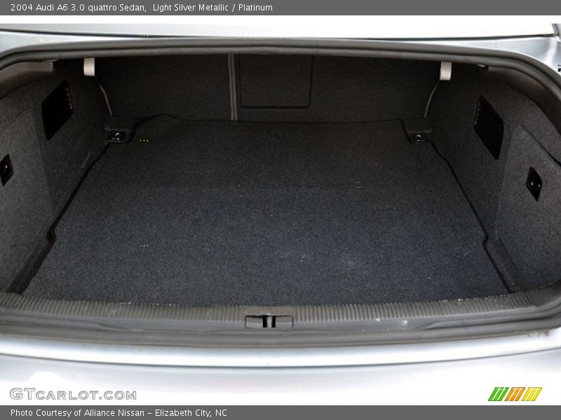  2004 A6 3.0 quattro Sedan Trunk