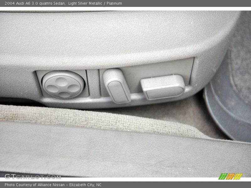 Controls of 2004 A6 3.0 quattro Sedan