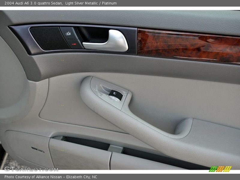 Controls of 2004 A6 3.0 quattro Sedan