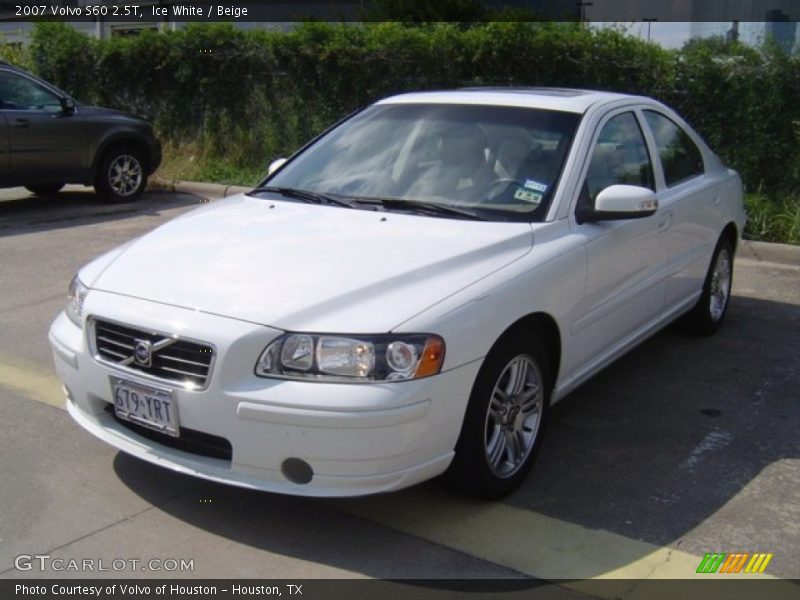 Ice White / Beige 2007 Volvo S60 2.5T