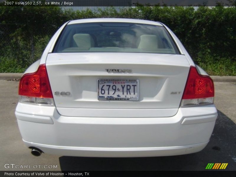 Ice White / Beige 2007 Volvo S60 2.5T