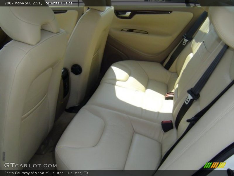 Ice White / Beige 2007 Volvo S60 2.5T