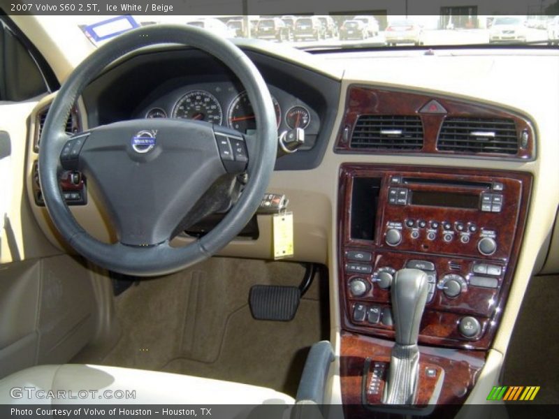 Ice White / Beige 2007 Volvo S60 2.5T