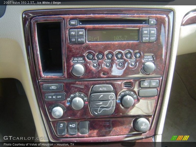 Ice White / Beige 2007 Volvo S60 2.5T