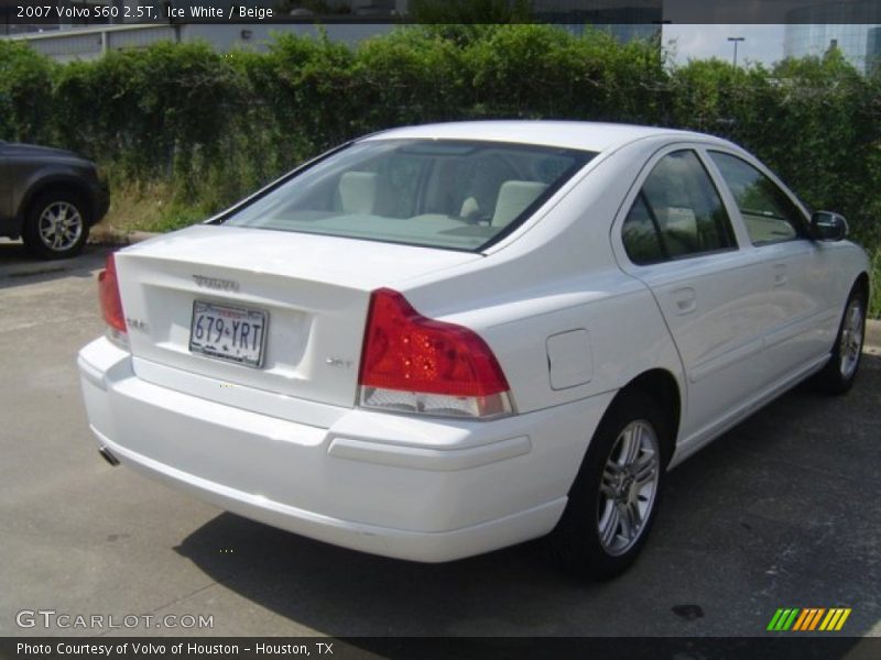 Ice White / Beige 2007 Volvo S60 2.5T