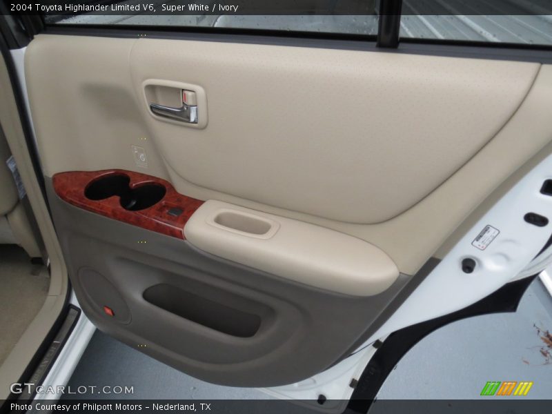 Super White / Ivory 2004 Toyota Highlander Limited V6
