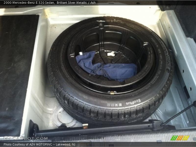Brilliant Silver Metallic / Ash 2000 Mercedes-Benz E 320 Sedan