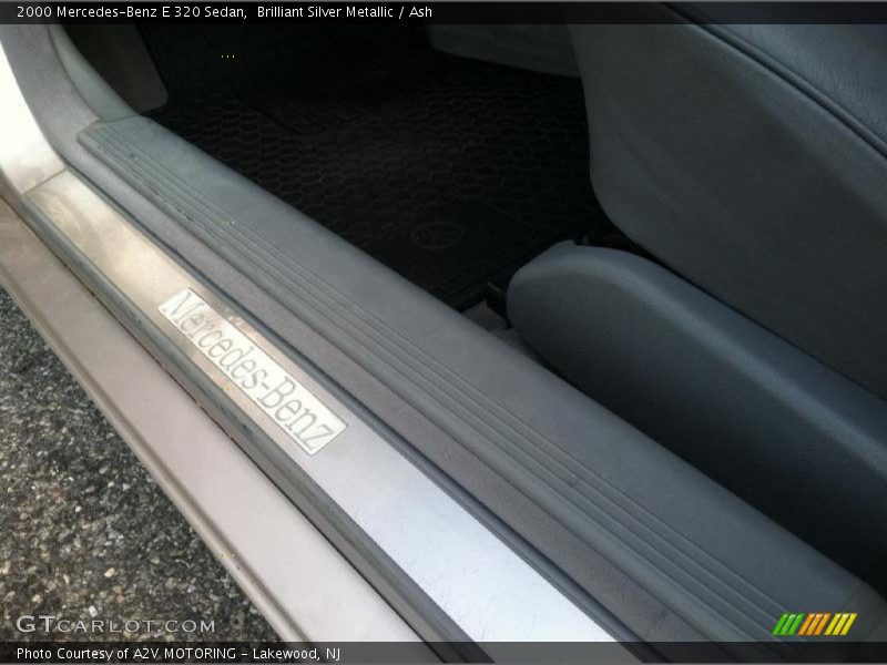 Brilliant Silver Metallic / Ash 2000 Mercedes-Benz E 320 Sedan