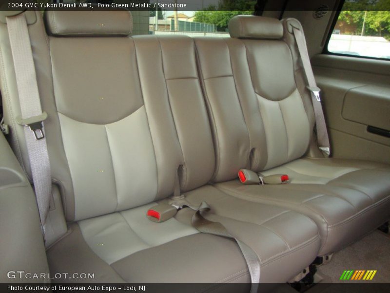 Polo Green Metallic / Sandstone 2004 GMC Yukon Denali AWD