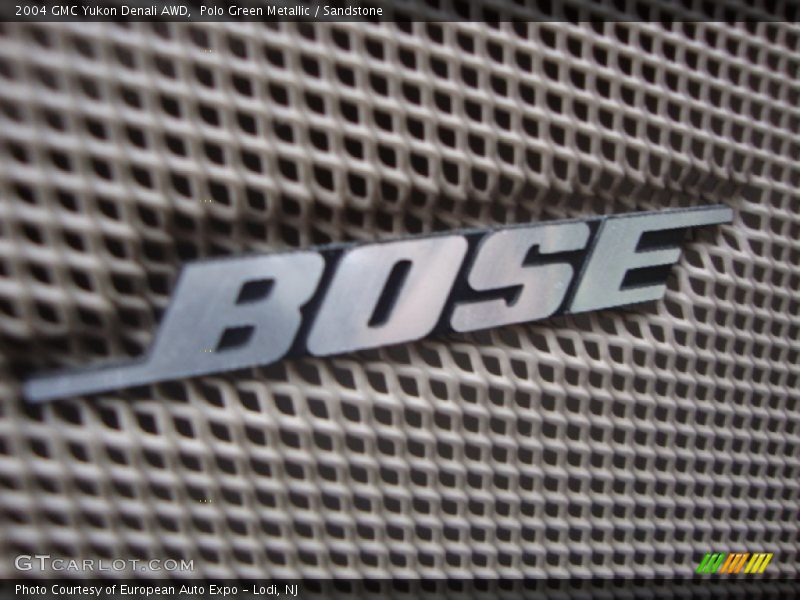 Polo Green Metallic / Sandstone 2004 GMC Yukon Denali AWD