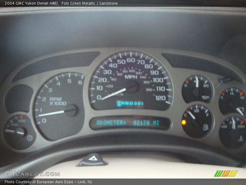 Polo Green Metallic / Sandstone 2004 GMC Yukon Denali AWD