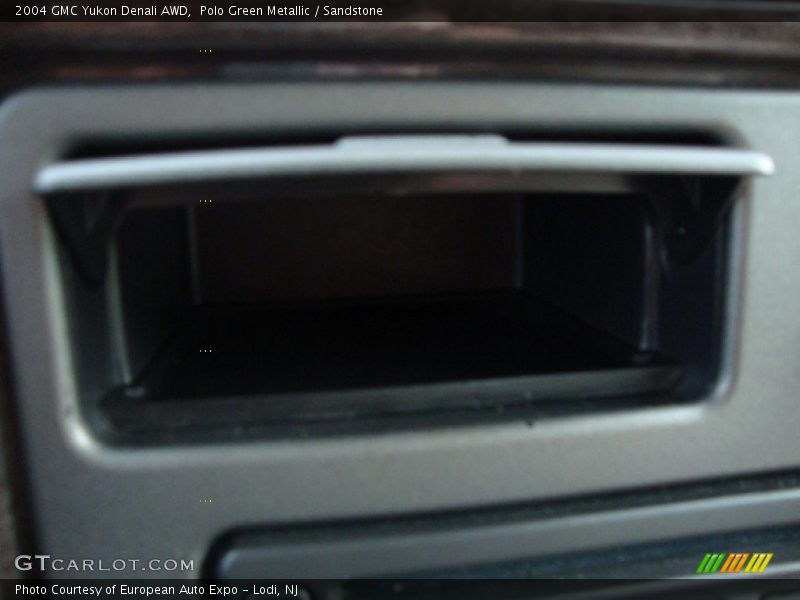 Polo Green Metallic / Sandstone 2004 GMC Yukon Denali AWD