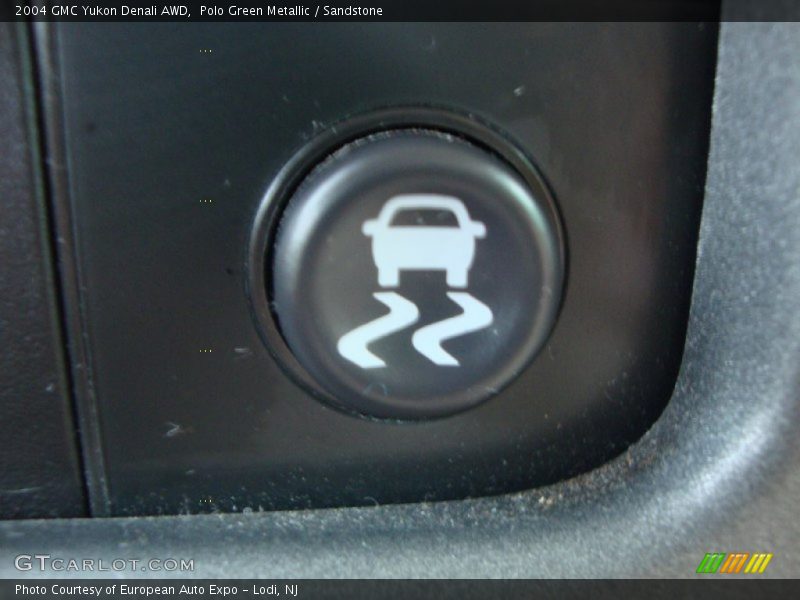 Polo Green Metallic / Sandstone 2004 GMC Yukon Denali AWD