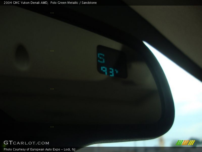 Polo Green Metallic / Sandstone 2004 GMC Yukon Denali AWD