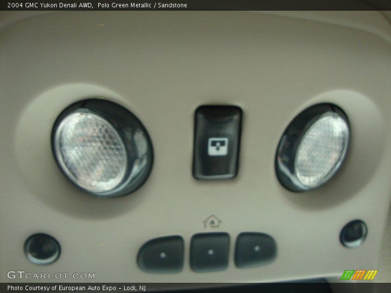 Polo Green Metallic / Sandstone 2004 GMC Yukon Denali AWD