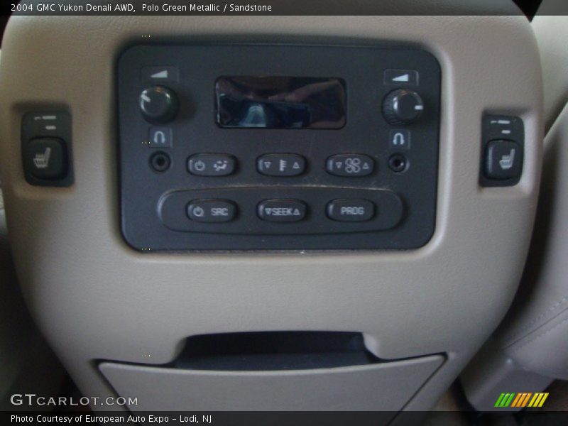 Polo Green Metallic / Sandstone 2004 GMC Yukon Denali AWD