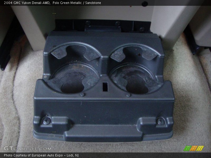 Polo Green Metallic / Sandstone 2004 GMC Yukon Denali AWD
