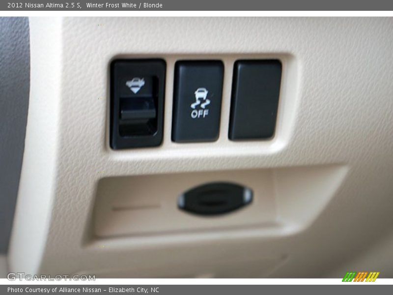Winter Frost White / Blonde 2012 Nissan Altima 2.5 S