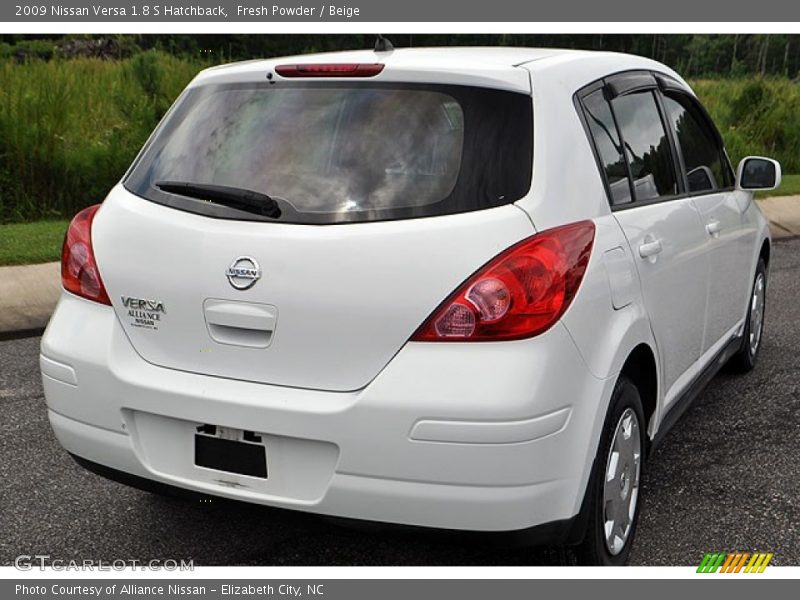 Fresh Powder / Beige 2009 Nissan Versa 1.8 S Hatchback