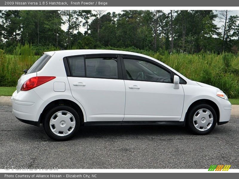 Fresh Powder / Beige 2009 Nissan Versa 1.8 S Hatchback