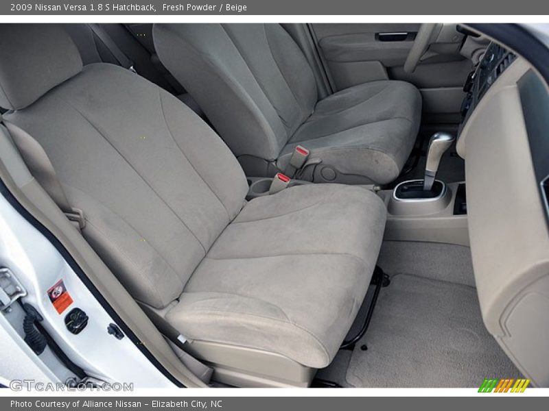 Fresh Powder / Beige 2009 Nissan Versa 1.8 S Hatchback