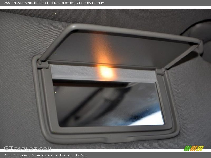 Blizzard White / Graphite/Titanium 2004 Nissan Armada LE 4x4