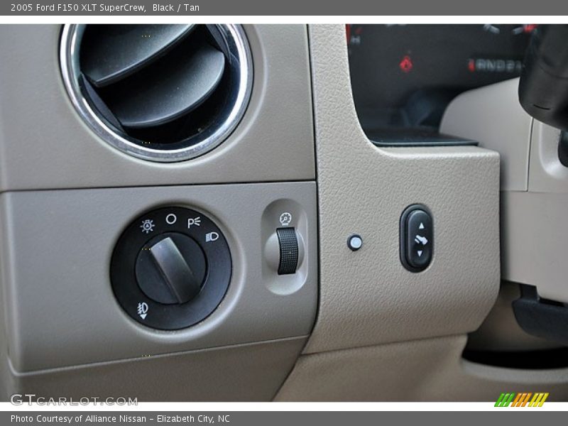 Black / Tan 2005 Ford F150 XLT SuperCrew