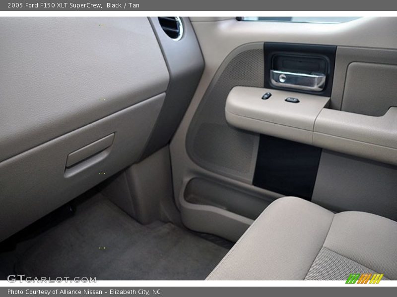 Black / Tan 2005 Ford F150 XLT SuperCrew