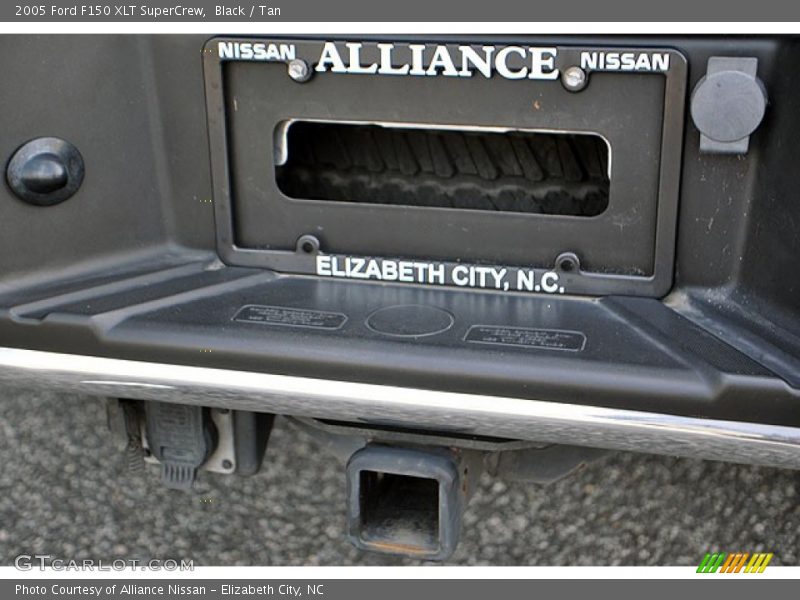 Black / Tan 2005 Ford F150 XLT SuperCrew